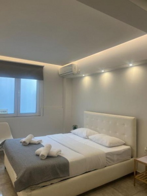 Purple- Lux studio 2' from metro Petralona